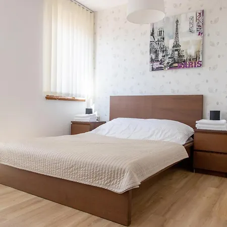Zygmuntowska 3*