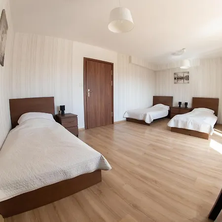 Zygmuntowska 3*